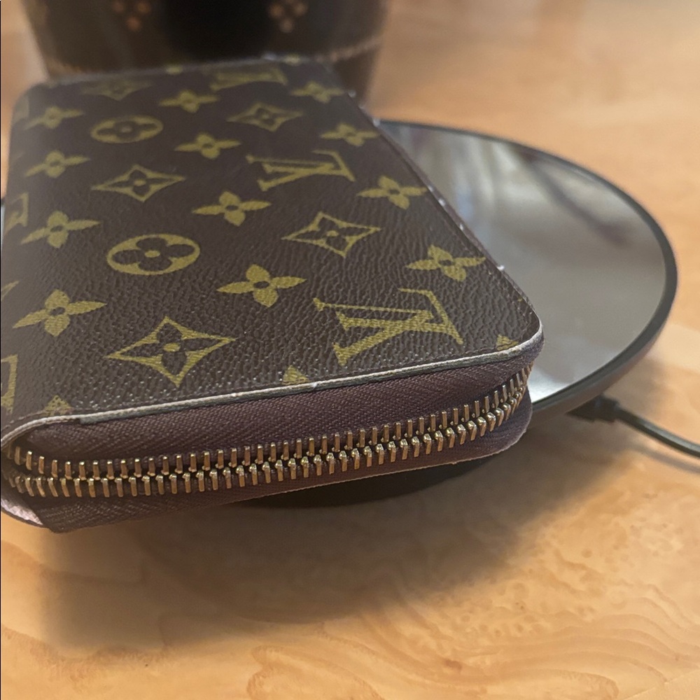 GUC Louis Vuitton Monogram World Tour Zippy Wallet Long/Dust bag - Picture 5 of 15
